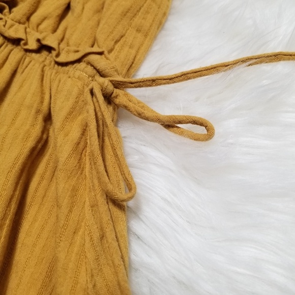 ❌SOLD❌Moon River Yellow Embroidered Ruffle Top Sm - Picture 3 of 8